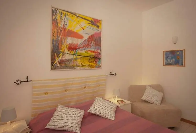 اتاق استاندارد, Opera Inn Suites Rooms And Apartments