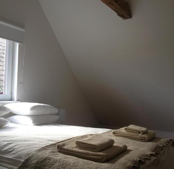 غرفة ديلوكس, Red Bird Farm