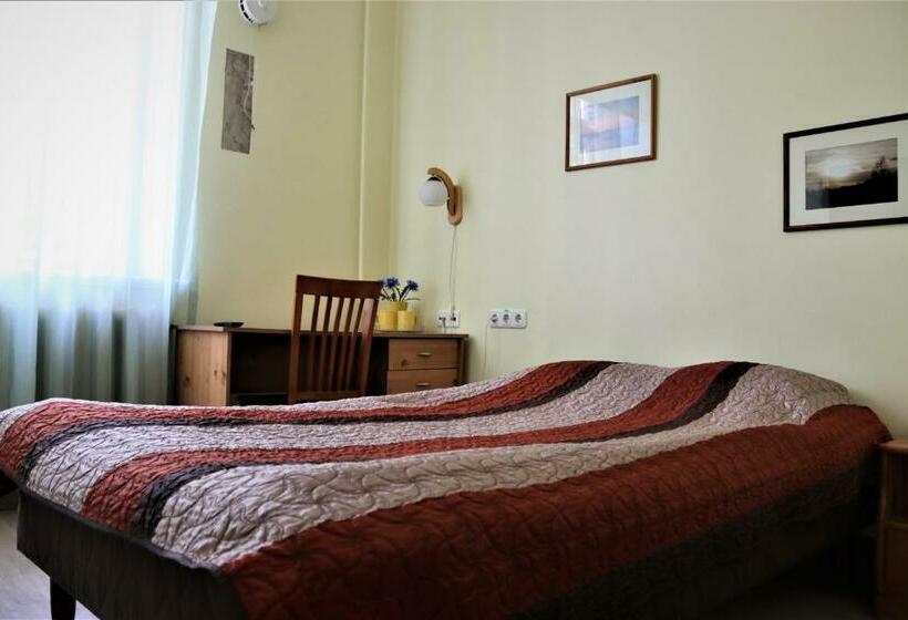 اتاق استاندارد یک نفره, Hostel Lõuna