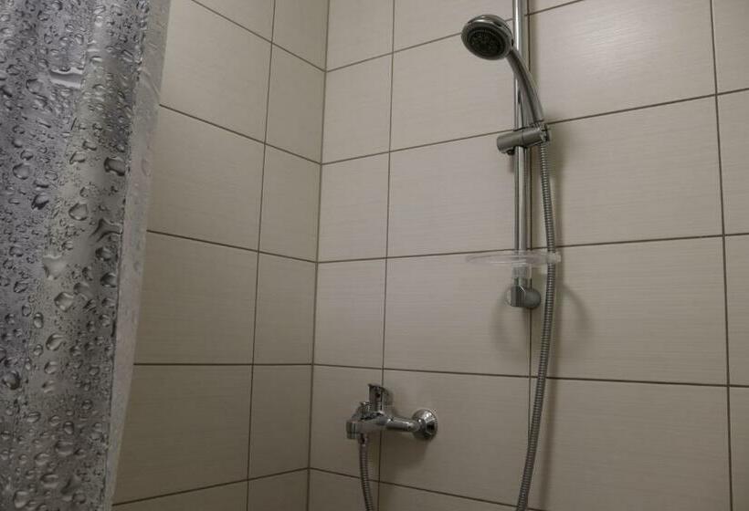 اتاق استاندارد چهارنفره با سرویس بهداشتی مشترک, Hostel Lõuna