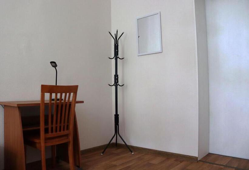 اتاق استاندارد با سرویس بهداشتی مشترک, Hostel Lõuna