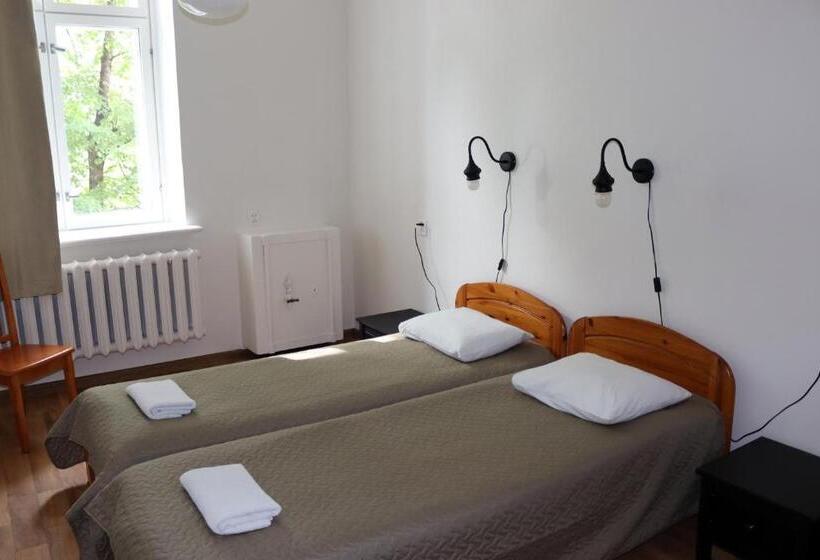اتاق استاندارد با سرویس بهداشتی مشترک, Hostel Lõuna