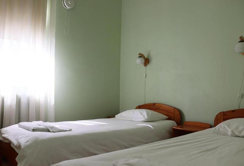 سوییت خانوادگی, Hostel Lõuna