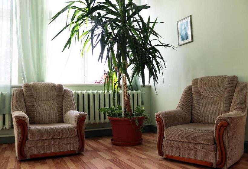 سوییت خانوادگی, Hostel Lõuna