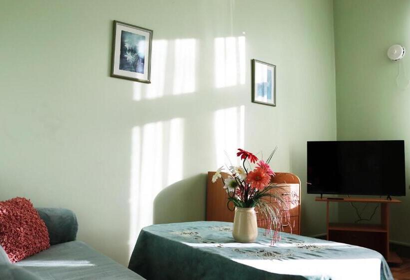 سوییت خانوادگی, Hostel Lõuna