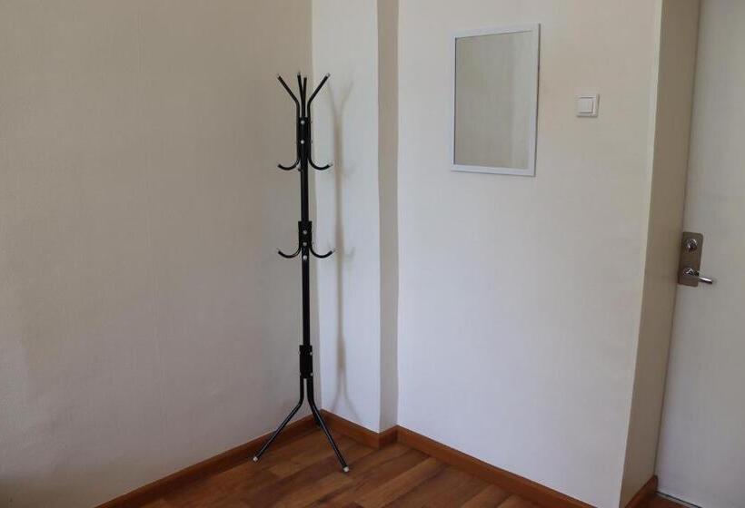 اتاق یک نفره پایه با سرویس بهداشتی مشترک, Hostel Lõuna