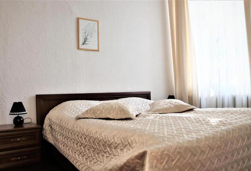 سوییت, Hostel Lõuna