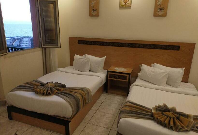 آپارتمان 3 خوابه با چشمانداز دریا, 26th Of July Apartments