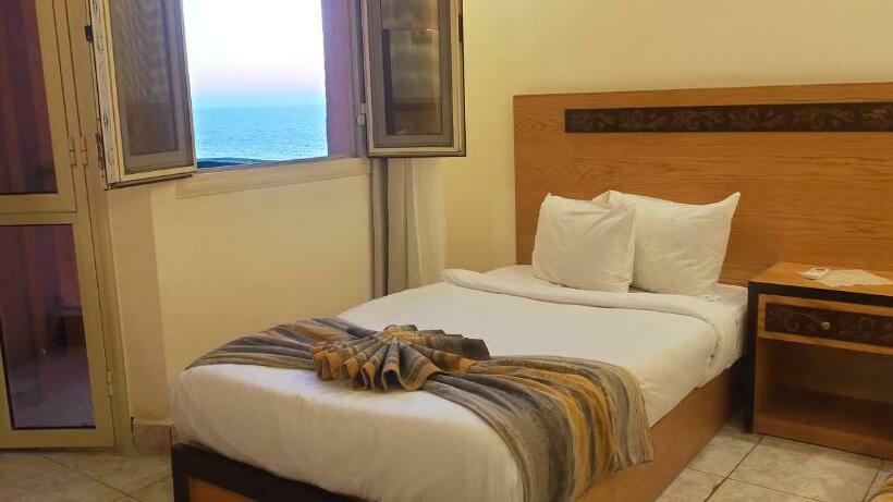 آپارتمان 3 خوابه با چشمانداز دریا, 26th Of July Apartments