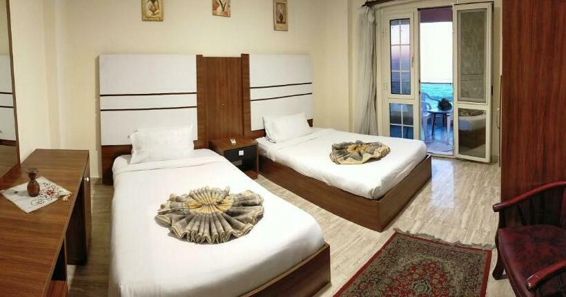 آپارتمان 3 خوابه با چشمانداز دریا, 26th Of July Apartments