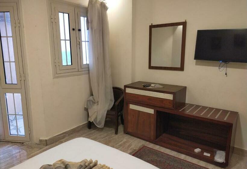 آپارتمان 3 خوابه با چشمانداز دریا, 26th Of July Apartments