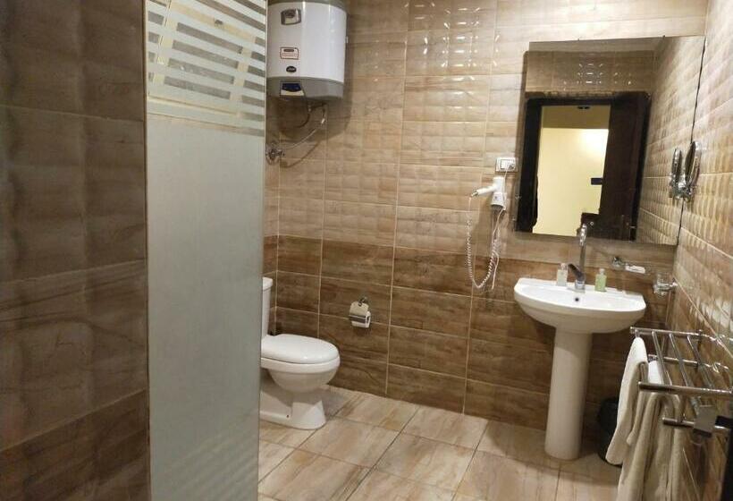 آپارتمان 3 خوابه با چشمانداز دریا, 26th Of July Apartments