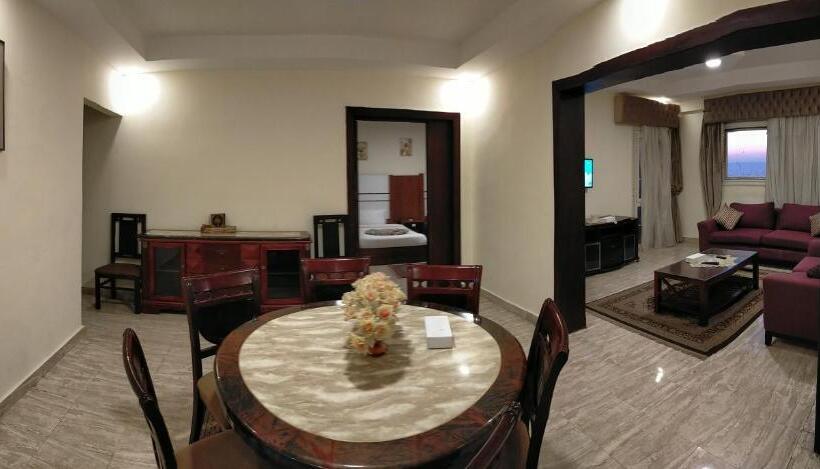 آپارتمان 3 خوابه با چشمانداز دریا, 26th Of July Apartments