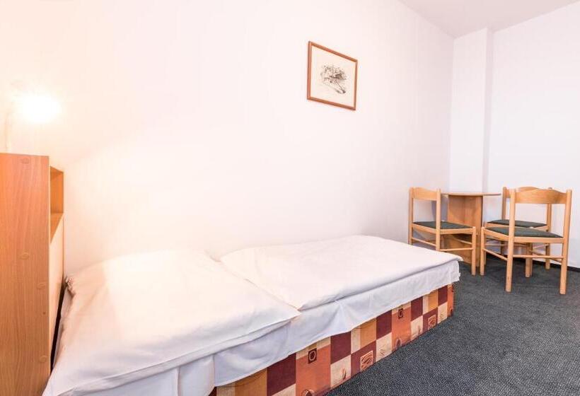 חדר משפחתי, Gradl