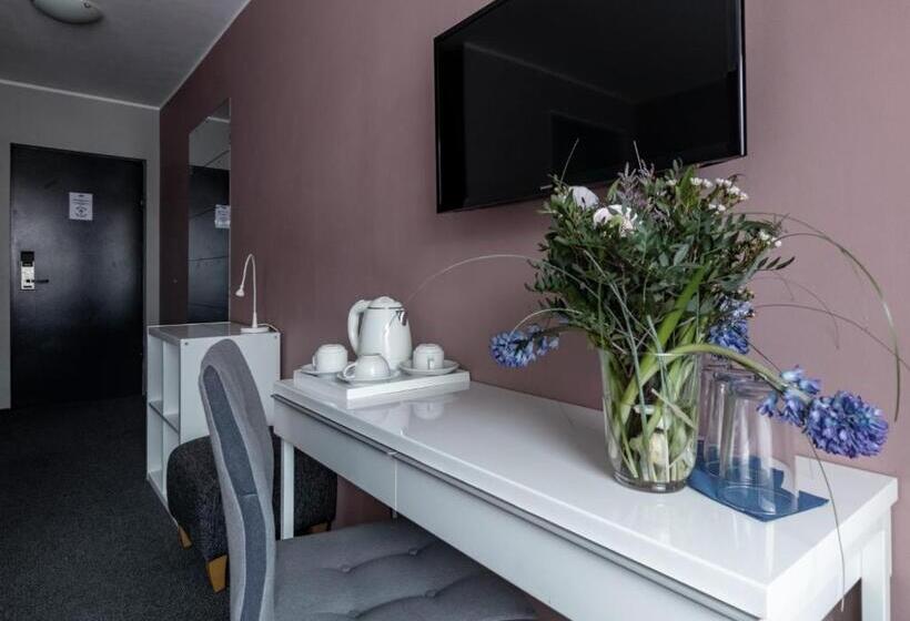 اتاق ساده سه‌ نفره, Park Hotel Vilnius