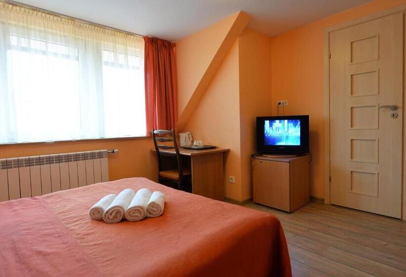 اتاق استاندارد, Raze