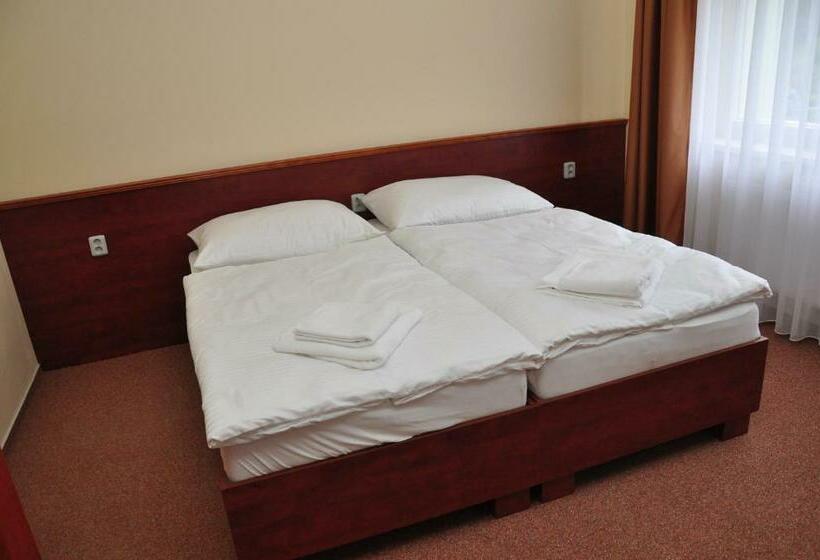 스탠다드 룸, Rudka