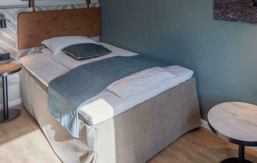 标准单人间, Scandic Harstad