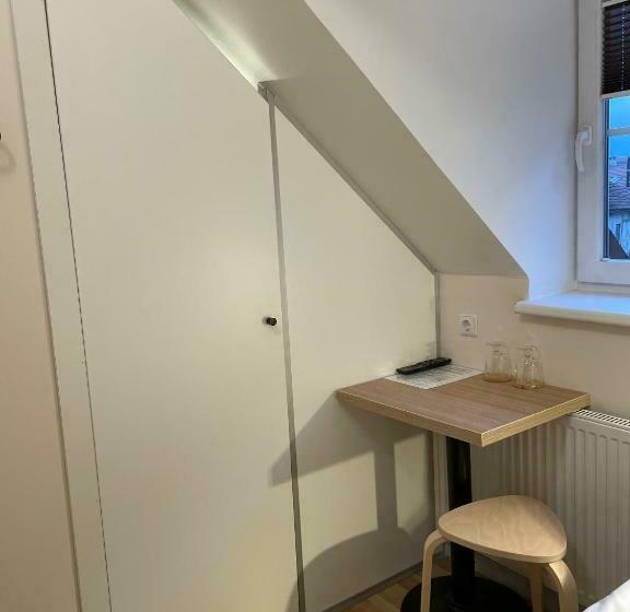 اتاق اکونومی, Stay Express