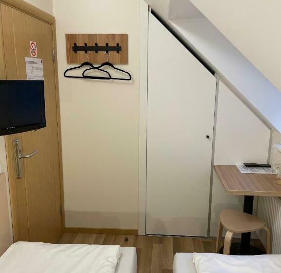 اتاق اکونومی, Stay Express