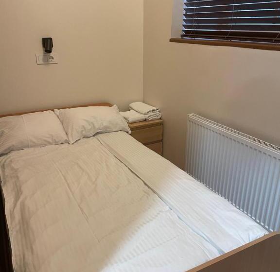 اتاق اکونومی یک تخته, Stay Express