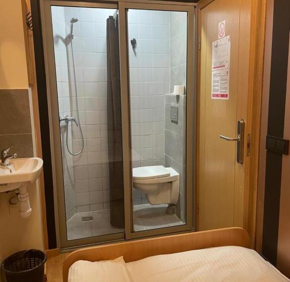 اتاق اکونومی یک تخته, Stay Express