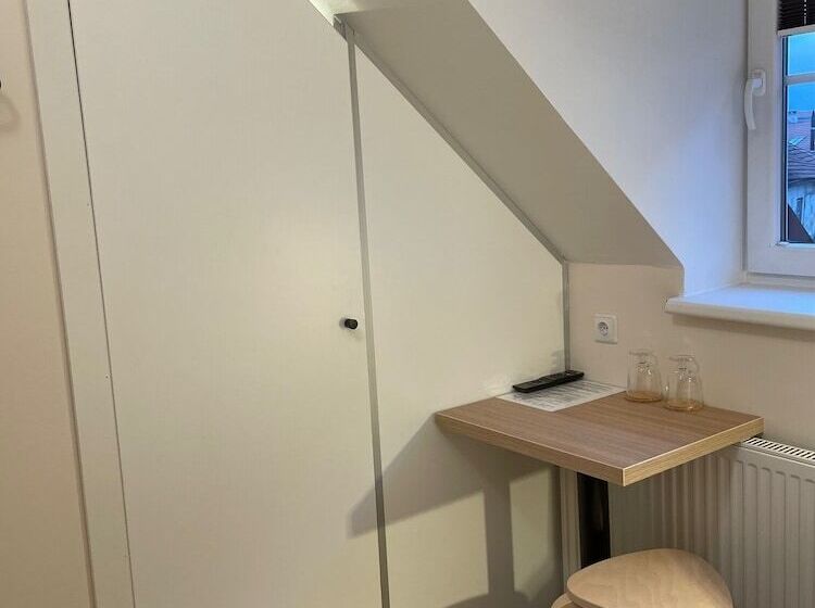 اتاق اکونومی, Stay Express