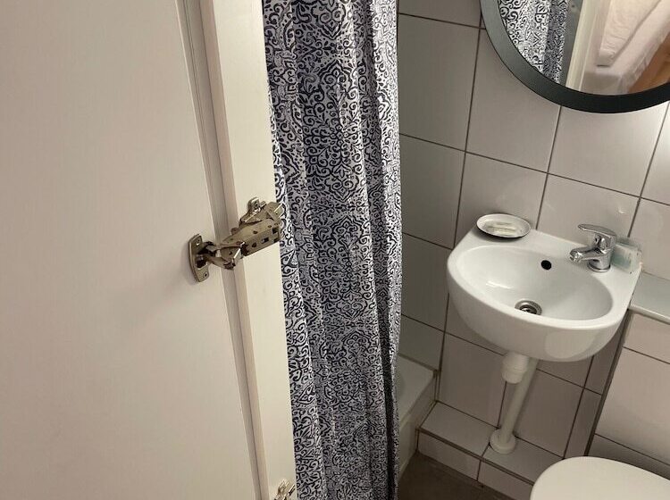 اتاق اکونومی, Stay Express