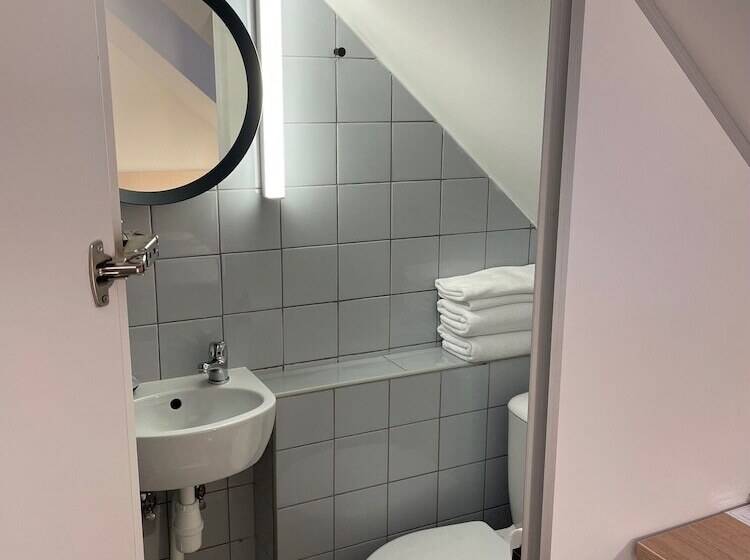 اتاق اکونومی, Stay Express