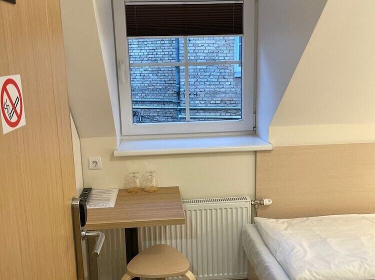 اتاق اکونومی, Stay Express