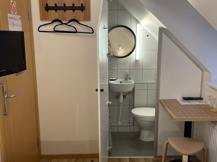 اتاق اکونومی, Stay Express