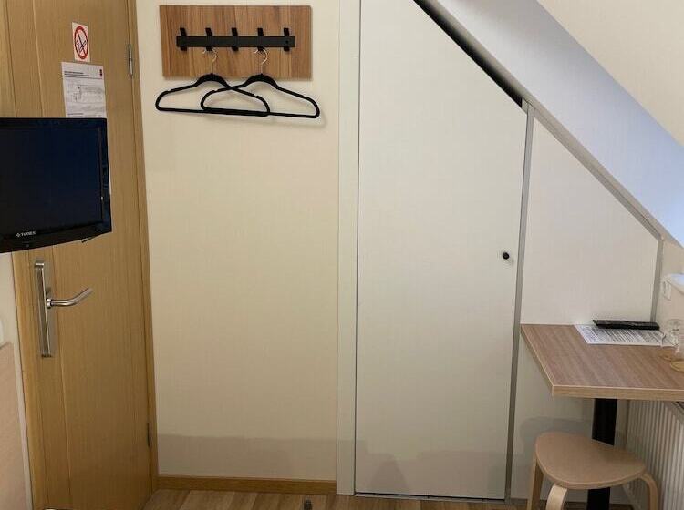 اتاق اکونومی, Stay Express