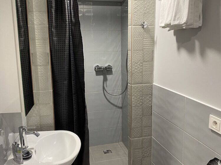 اتاق سوپریور چهار تخته, Stay Express