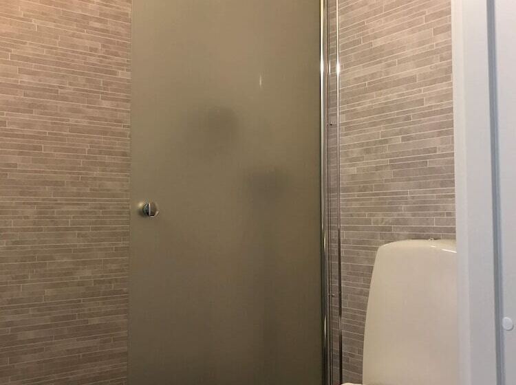 标准间, Rasta Lilla Edet