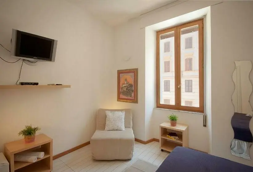اتاق استاندارد سه نفره, Opera Inn Suites Rooms And Apartments