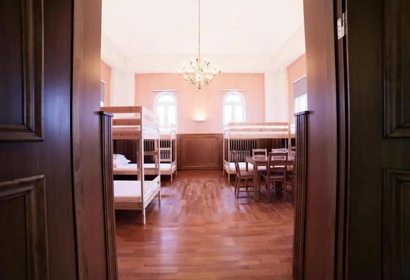 ルームシェアのワンベッド, Pronova Hotell & Vandrarhem