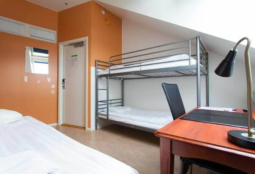 バスルーム共有のトリプルスタンダード, Pronova Hotell & Vandrarhem