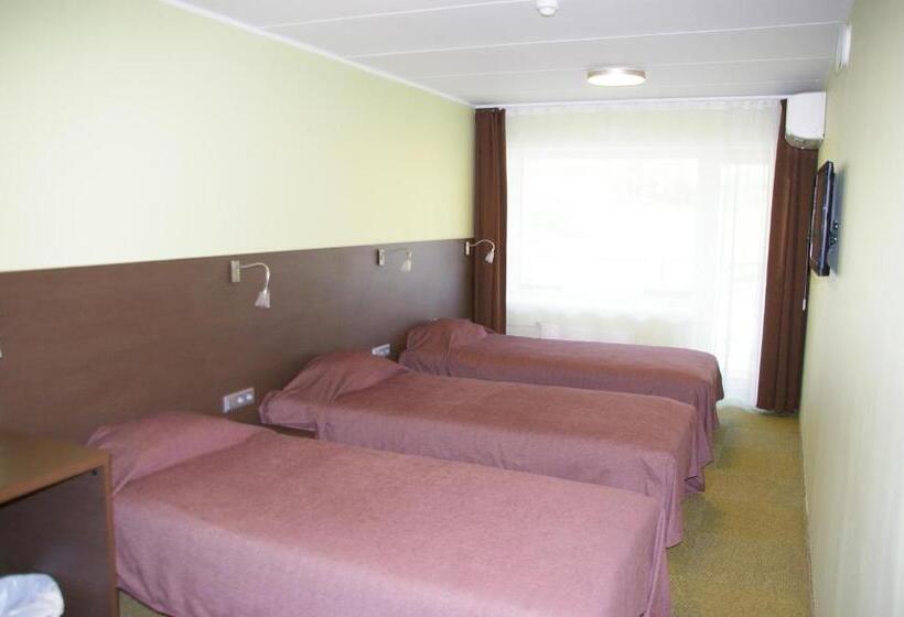 اتاق استاندارد چهار تخته, Tehvandi Hotell