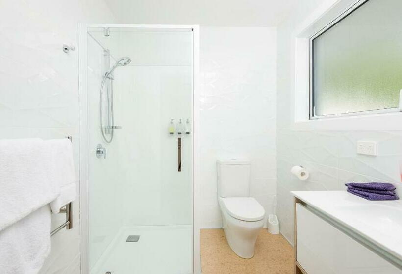 جناح, The Adelphi