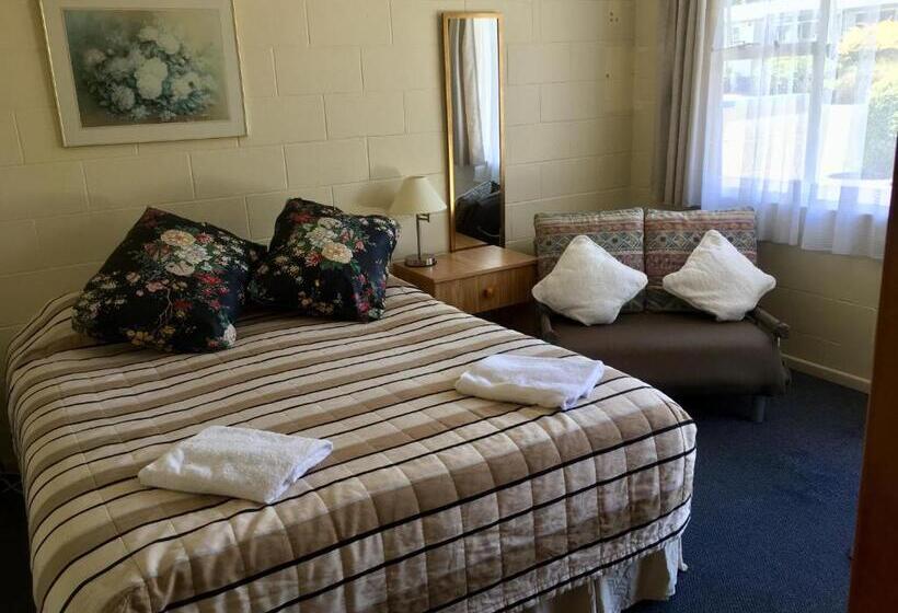 סטודיו בסיסי, Alma Motel