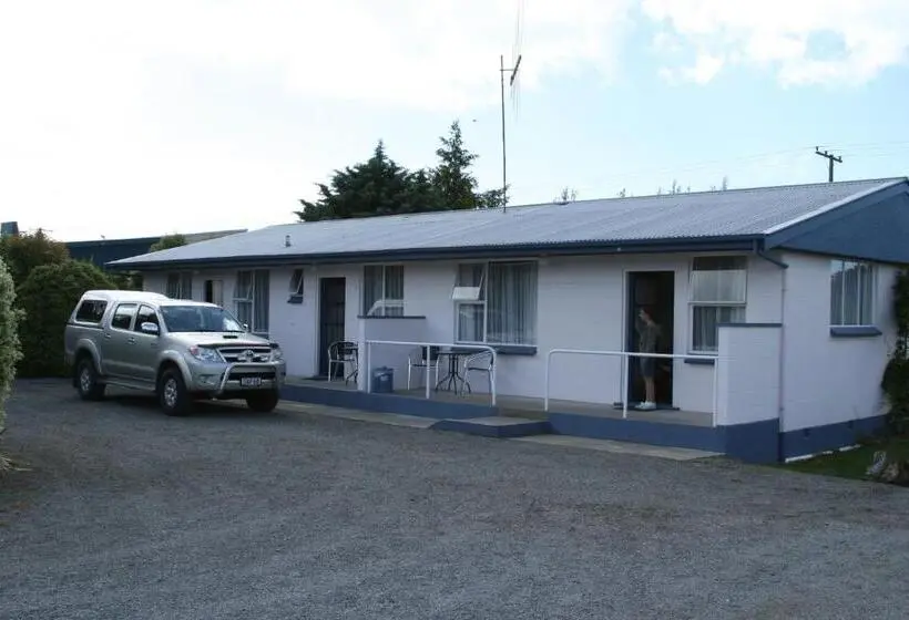 آپارتمان خانوادگی, Alma Motel