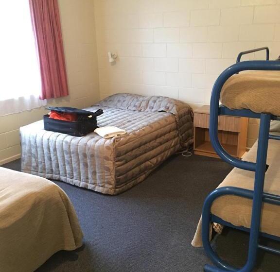 דירת משפחה, Alma Motel