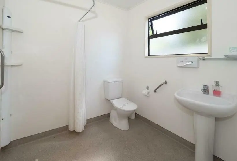Superior-studio, Ashburton's Regency Motel