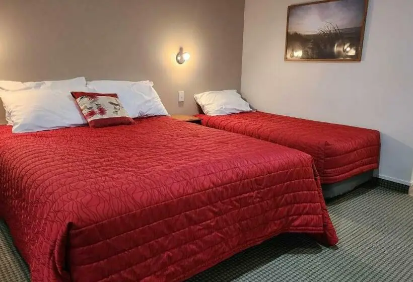 Superior-studio, Ashburton's Regency Motel
