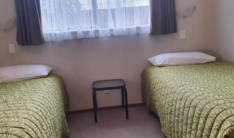Perhehuoneisto 2 Makuuhuonetta, Ashburton's Regency Motel