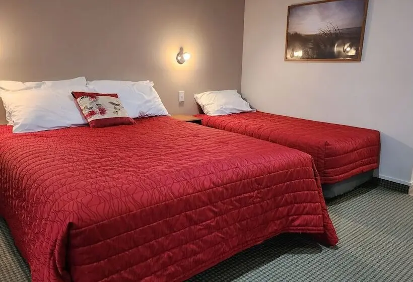 Superior-studio, Ashburton's Regency Motel