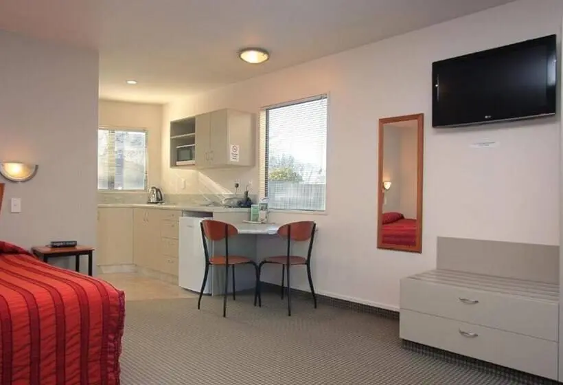 Superior-studio, Ashburton's Regency Motel