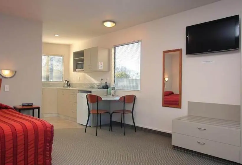 Superior-studio, Ashburton's Regency Motel