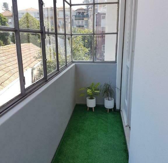 اتاق خانوادگی, 100 Contos