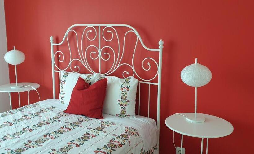 اتاق خانوادگی, 100 Contos